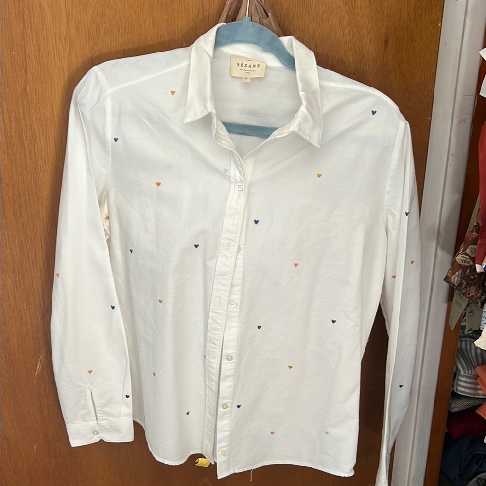 Crisp white Sézane Pierro Blouse with colorful hearts size 36 - US 4